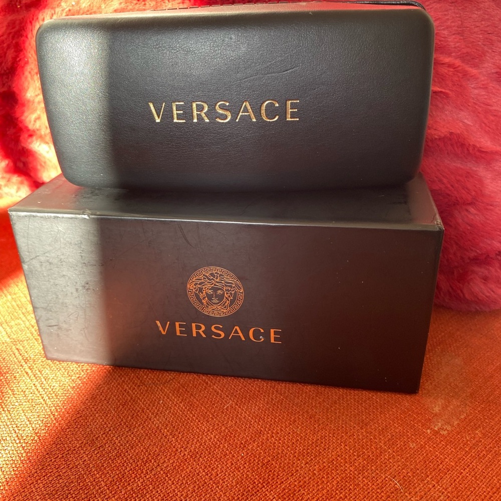 AUTHENTIC Versace Round Eyed Framed Sun Glasses #Versace #SunGlasses